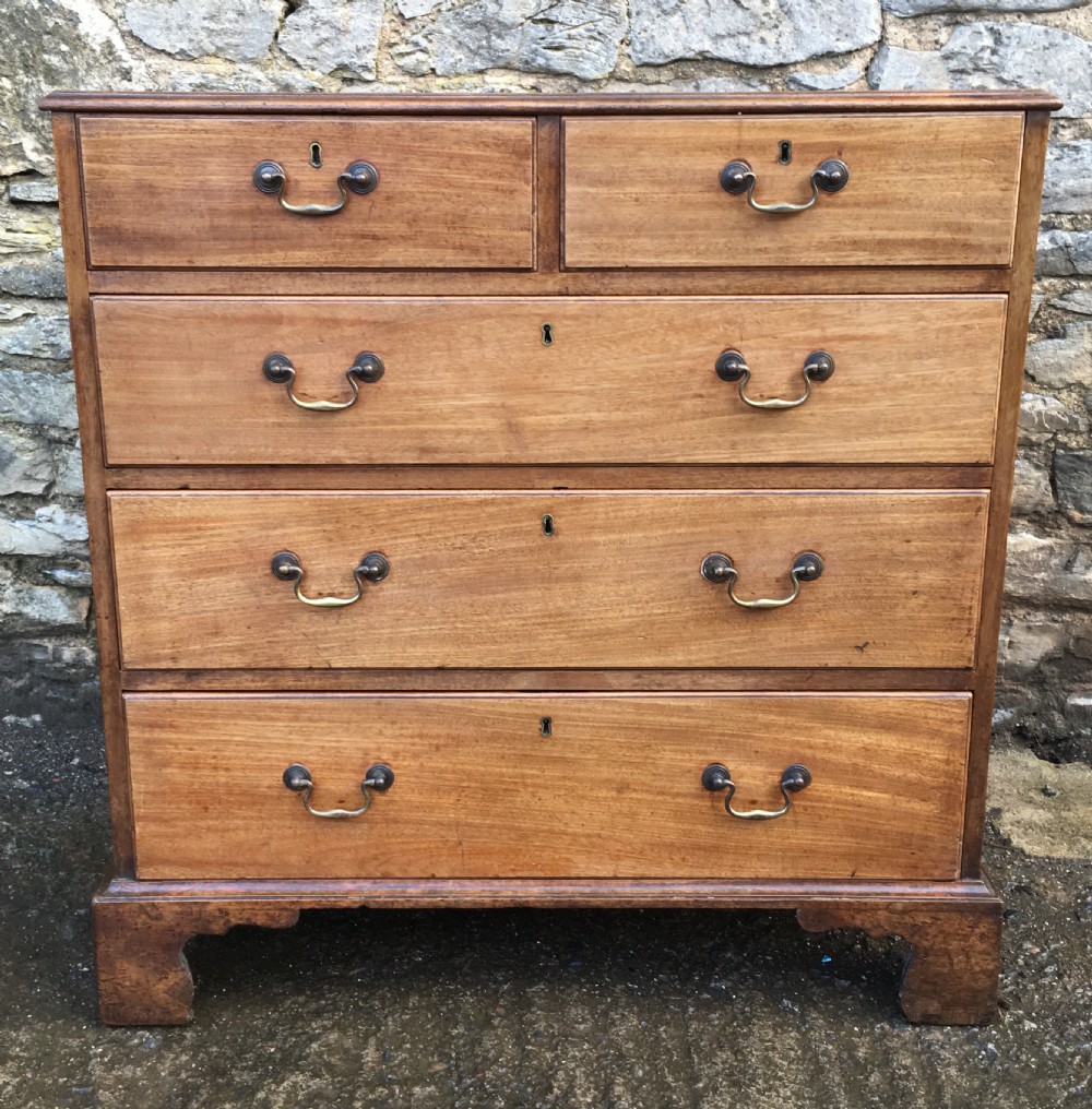 Georgian Mahogany Chest of Drawers