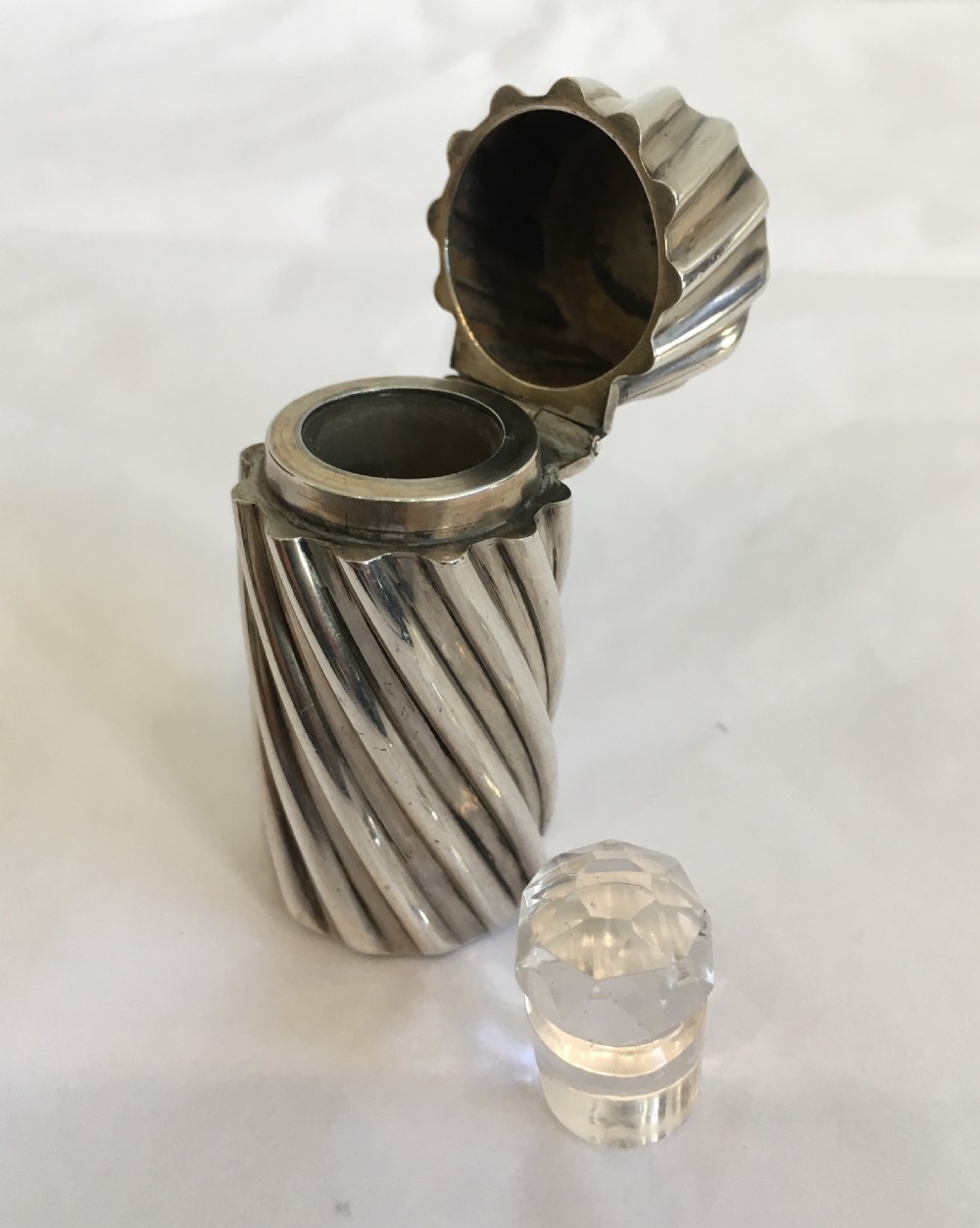 Antique Victorian Sampson & Mordan Silver Scent Bottle 1887 View IV