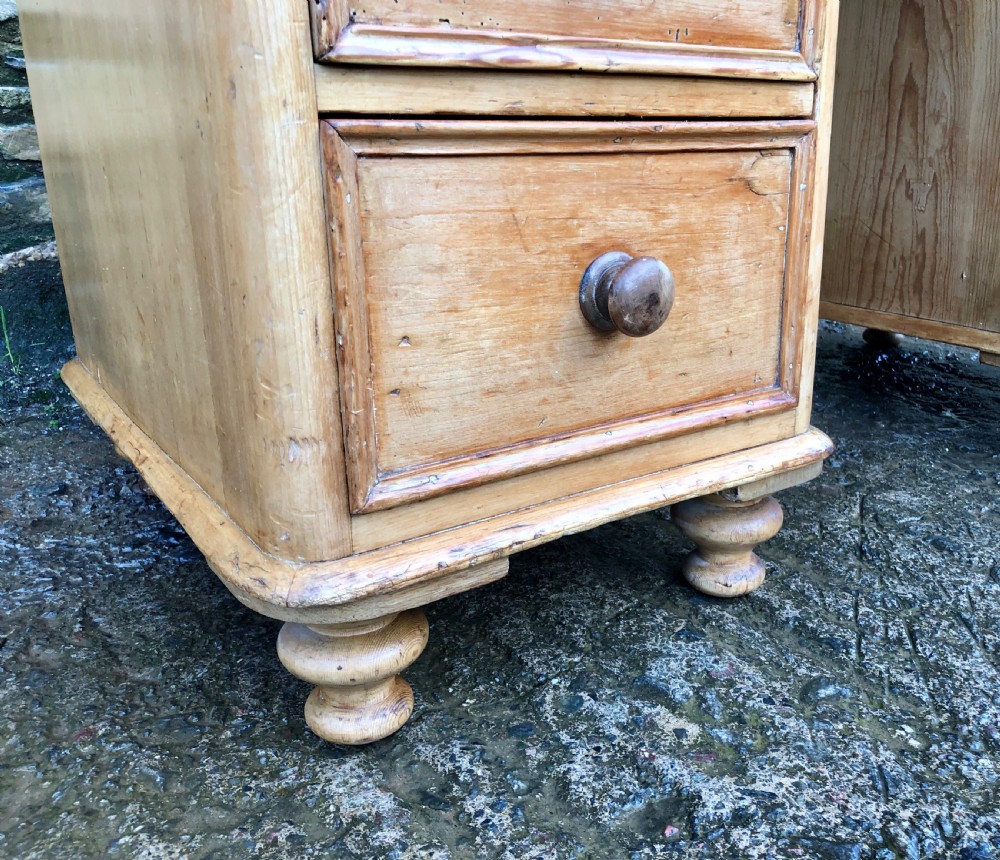 Small Victorian Pine Kneehole Desk View XIII