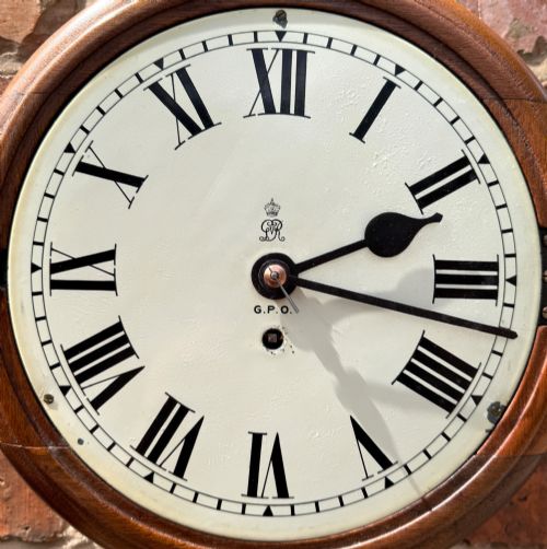 ANTIQUE SINGLE CHAIN FUSEE GVR GPO BRITISH WALL CLOCK WITH STAMPED NUMBERED CASE - ADDITIONAL PHOTO 4