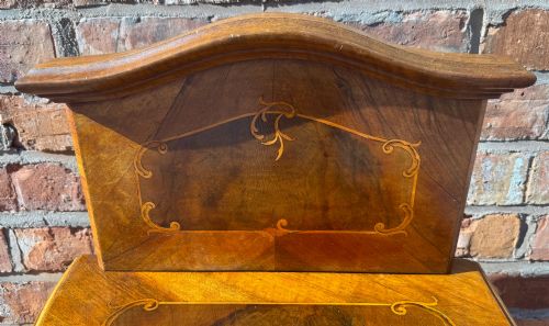 BEAUTIFUL ANTIQUE SHAPED AND INLAID SATIN WOOD PAIR OF BEDSIDE CABINETS - ADDITIONAL PHOTO 5