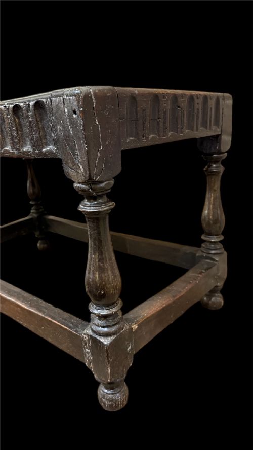 17TH CENTURY OAK STOOL - ADDITIONAL PHOTO 1