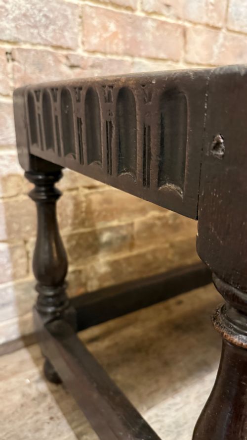 17TH CENTURY OAK STOOL - ADDITIONAL PHOTO 5