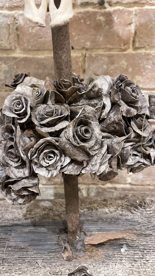 RAMS SCULL SCULPTURE ON STAND - ADDITIONAL PHOTO 9