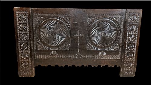 16TH CENTURY OAK COFFER FRONT - ADDITIONAL PHOTO 3