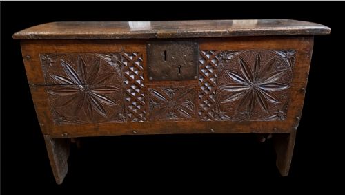 16TH CENTURY OAK PLANK COFFER - ADDITIONAL PHOTO 2