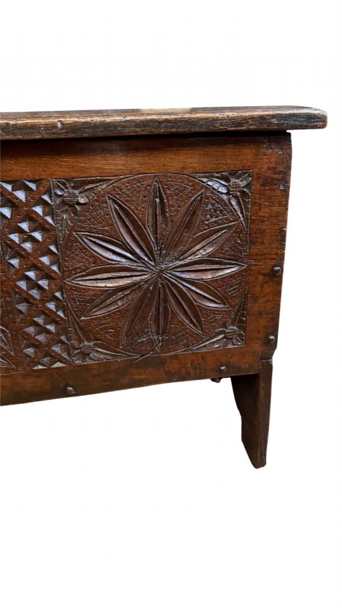 16TH CENTURY OAK PLANK COFFER - ADDITIONAL PHOTO 3
