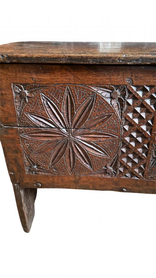 16TH CENTURY OAK PLANK COFFER - ADDITIONAL PHOTO 4