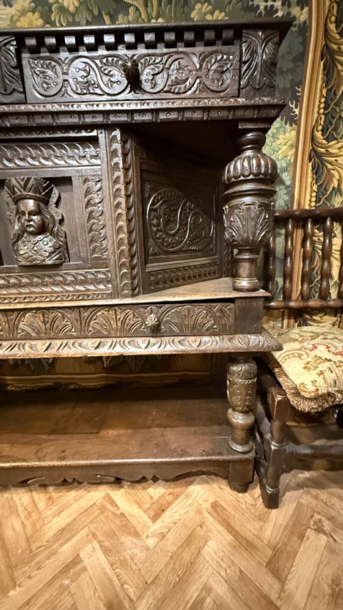 17TH CENTURY LIVERY CUPBOARD - ADDITIONAL PHOTO 2