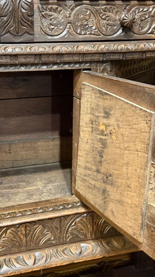 17TH CENTURY LIVERY CUPBOARD - ADDITIONAL PHOTO 12