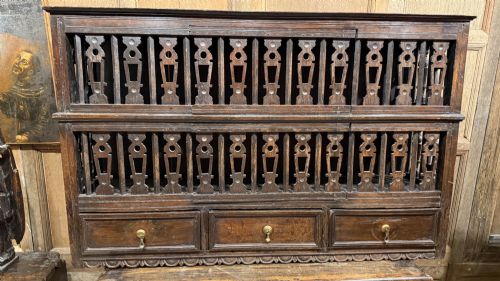17TH CENTURY OAK HANGING CUPBOARD