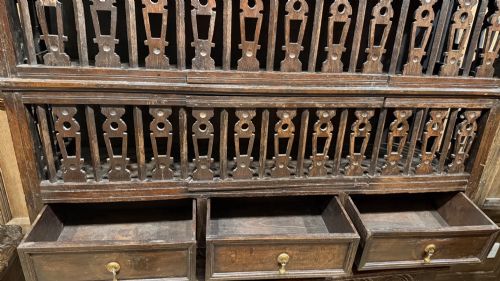 17TH CENTURY OAK HANGING CUPBOARD - ADDITIONAL PHOTO 9