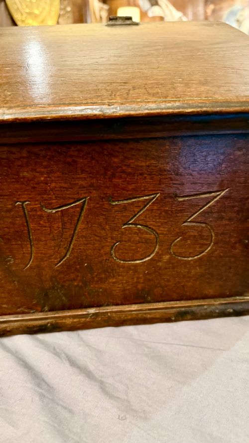 18TH CENTURY OAK BIBLE BOX - ADDITIONAL PHOTO 2