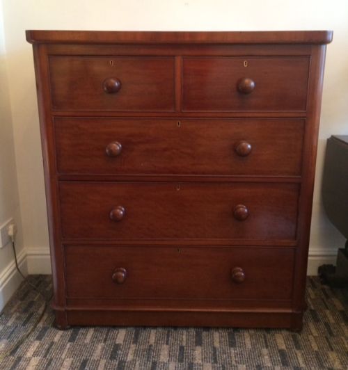 Victorian Mahogany Chest of Drawers