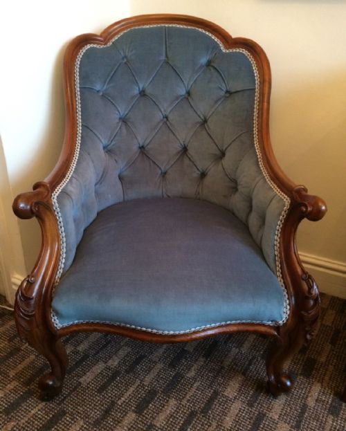 Superb Victorian Walnut Upholstered Chair