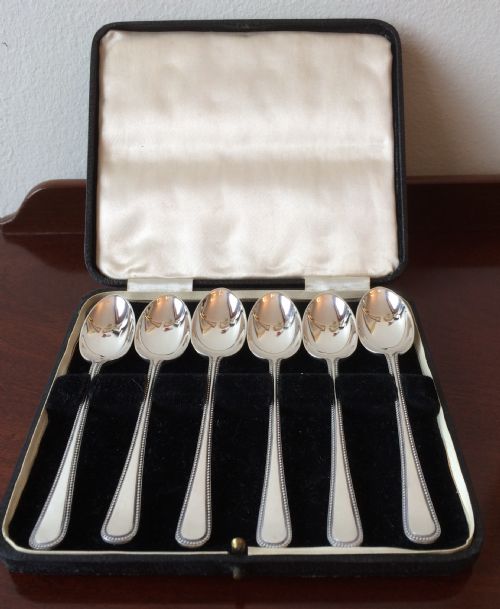 Quality Set of Six George V Silver Teaspoons, 99 Grams