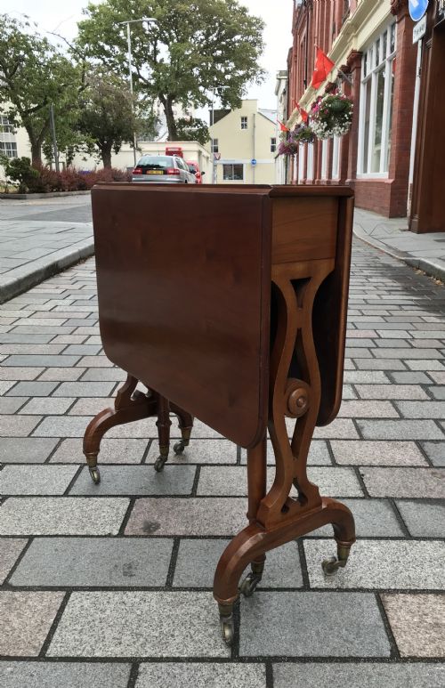 Quality Victorian Sutherland Table by Holland & Sons