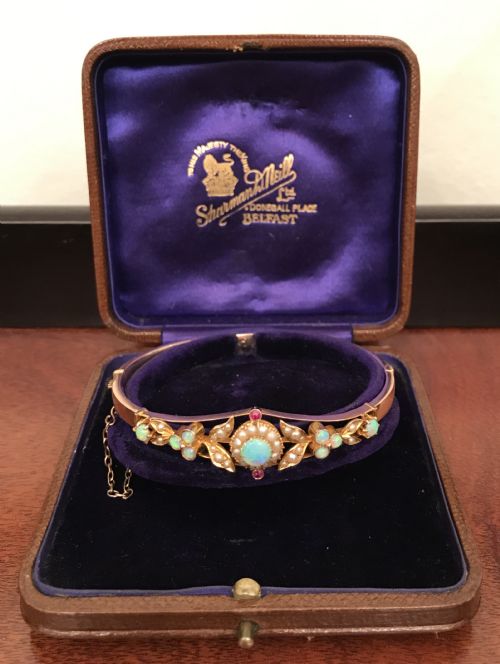Stunning Edwardian Gold Bangle,