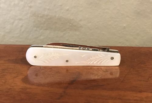 Edwardian Silver & Mother of Pearl Knife of Small Proportions, 1906.