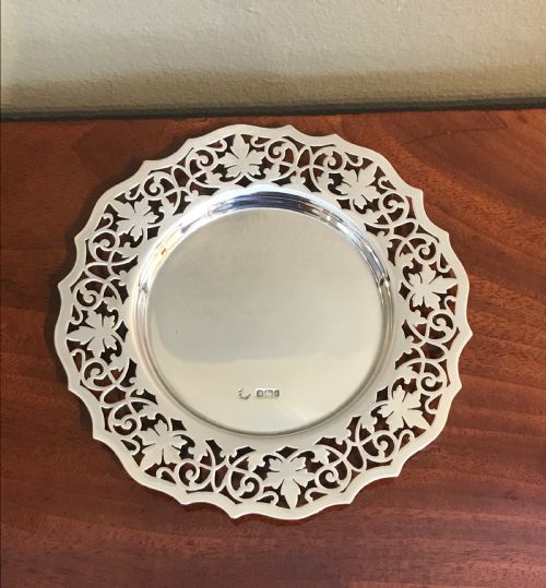 Delightful Late Victorian Solid Silver Plate, 1901