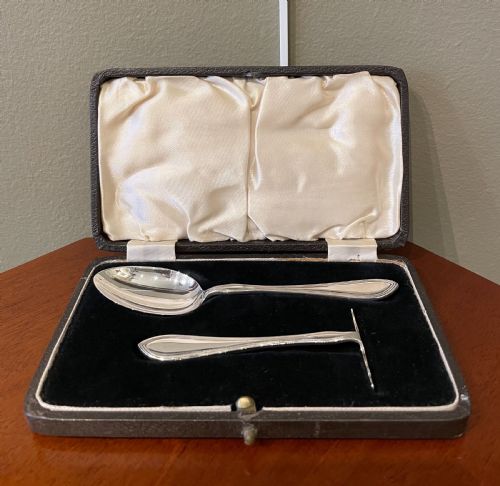George V Silver Christening Set, 1933/34