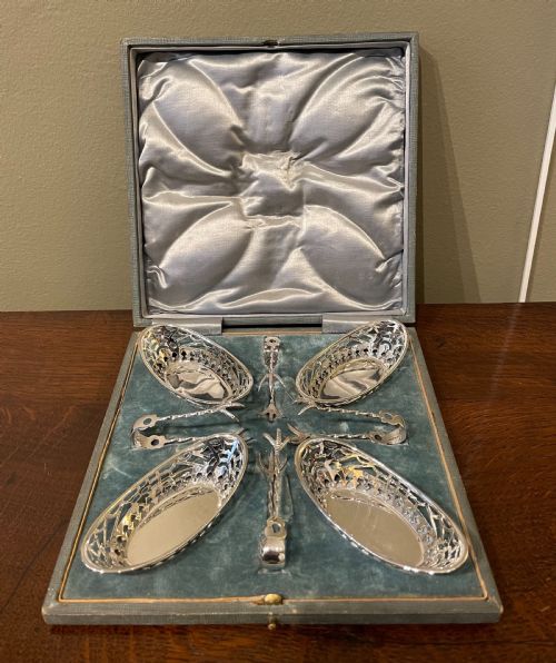 Fine Edwardian Set of Four Silver Bon Bon Dishes by Levi & Salaman