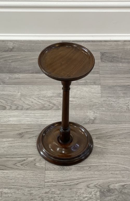Quality Georgian Mahogany Candle Stand