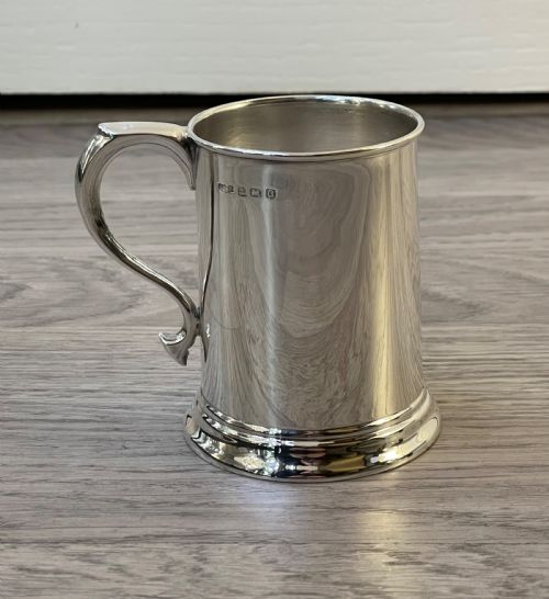 George V Solid Silver Quarter Pint Tankard, 1931