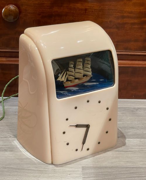 fig 1. Art Deco Clock by Vitascope