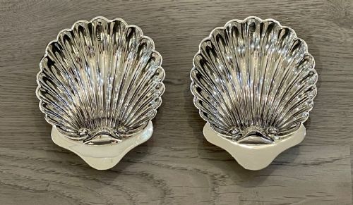 Pair of George V Solid Silver Scallop Shell Butter Bon Bon Dishes