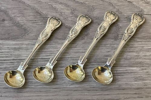 Set of Four Victorian Kings Patter Silver Salt Spoons by Elkington