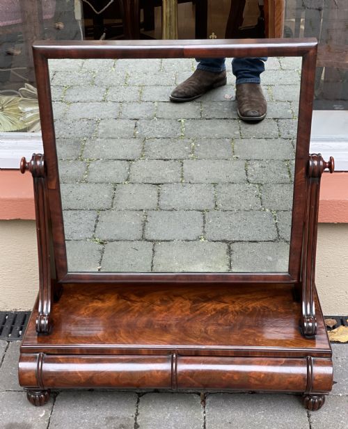 Quality William IV Mahogany Dressing Table Toilet Mirror