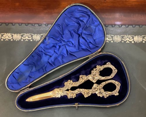 Quality Pair of Edwardian Silver Gilt Grape Scissors