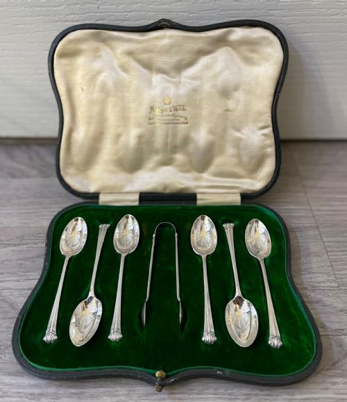 Edwardian Silver Teaspoon and Sugar Tongs in Fitted Case