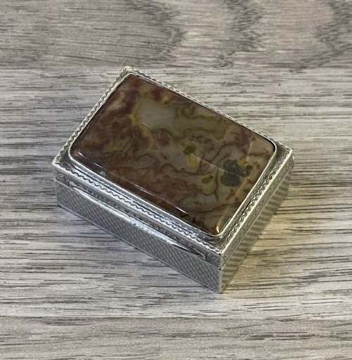 George V Solid Solid Agate Set Snuff Box