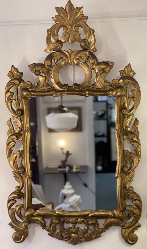 Attractive Italian Gilt Wood Mirror