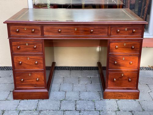 Victorian Mahogany Pedestal Desk, Stamped Graygoose, 157 Great Queen St, London.
