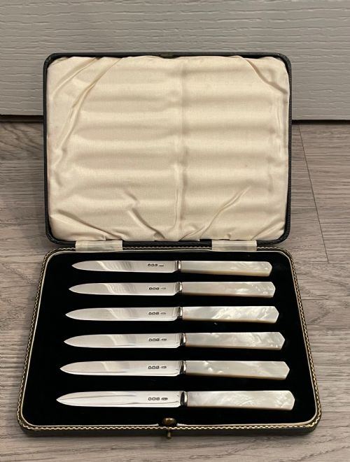 Good Set of Six George V Silver & Mother of Pearl Knives