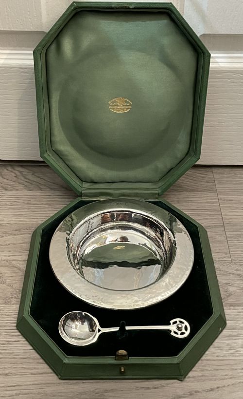 Beautiful Arts & Crafts Solid Silver Christening Set by Goldsmiths & Silversmiths