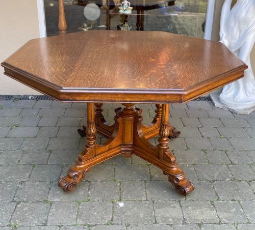 Victorian Oak Octagonal Dining Table, Attributed To Lamb Of Manchester