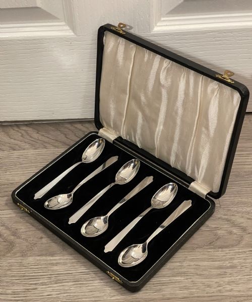 Good Set of Six Silver Large Tea Spoons