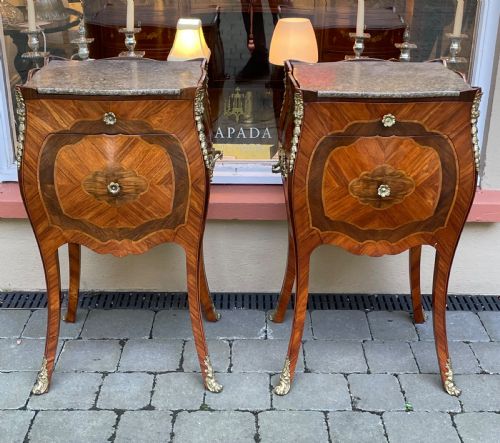 Quality Pair of Rosewood Bombe Commode Bedside Cabinets