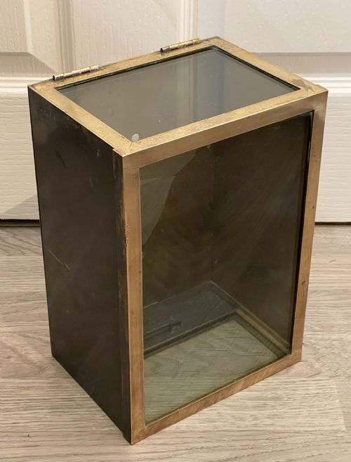 ADMIRALTY PATTERN BRASS AND GLASS CASE WITH LOCK - ADDITIONAL PHOTO 2
