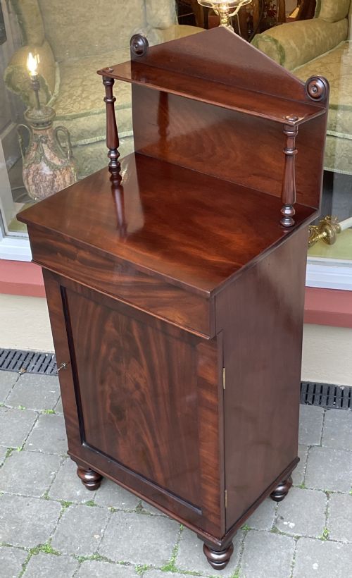 DIMINUTIVE EARLY VICTORIAN MAHOGANY CHIFFONIER SIDEBOARD - ADDITIONAL PHOTO 7