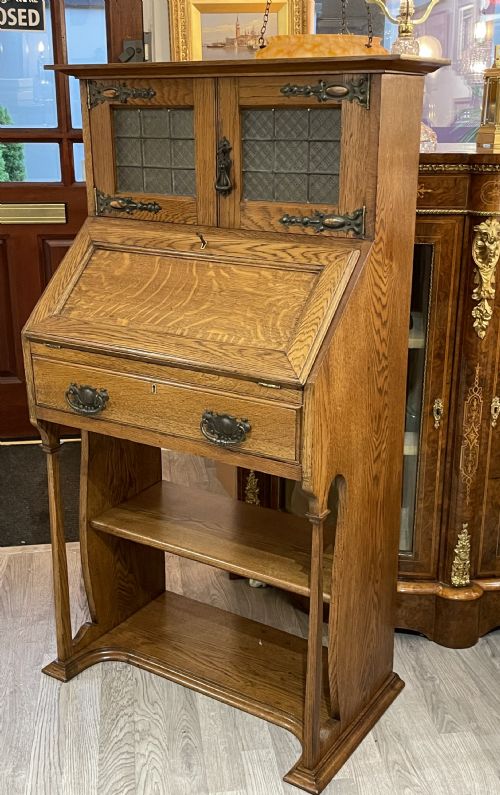Arts & Crafts Oak Bureau