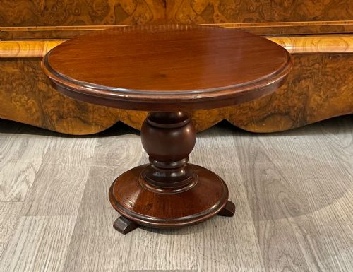 Victorian Apprentice Salesman’s Sample Table