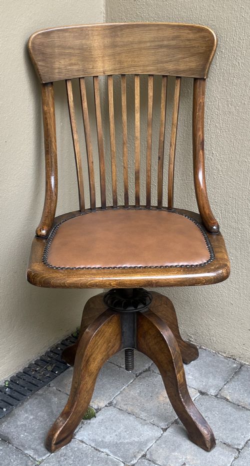 Globe Wernicke Office Desk Chair