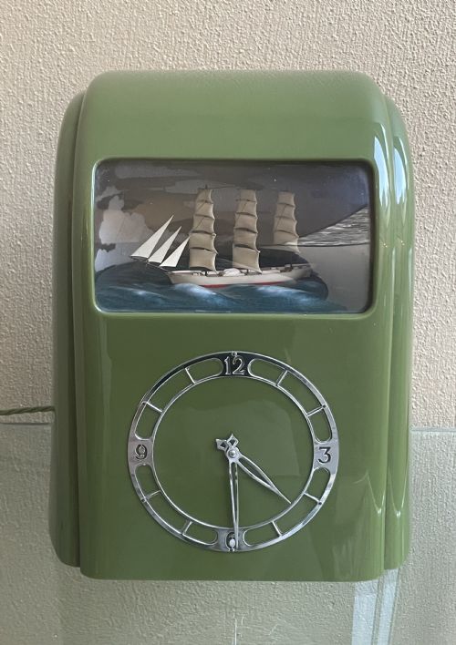 fig 1. Art Deco Clock by Vitascope Industries