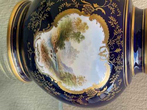 EARLY 20TH CENTURY COALPORT VASE COVER BY E O BALL - ADDITIONAL PHOTO 1