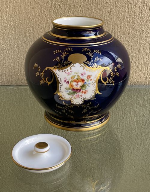 EARLY 20TH CENTURY COALPORT VASE COVER BY E O BALL - ADDITIONAL PHOTO 6